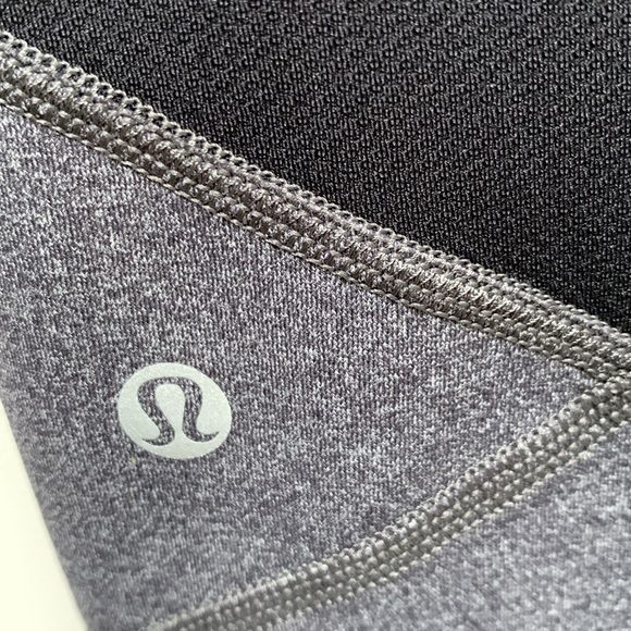 Lululemon Pace Rival Crop Legging with Pockets
Heathered Black / Slate Size 6 - Picture 11 of 14